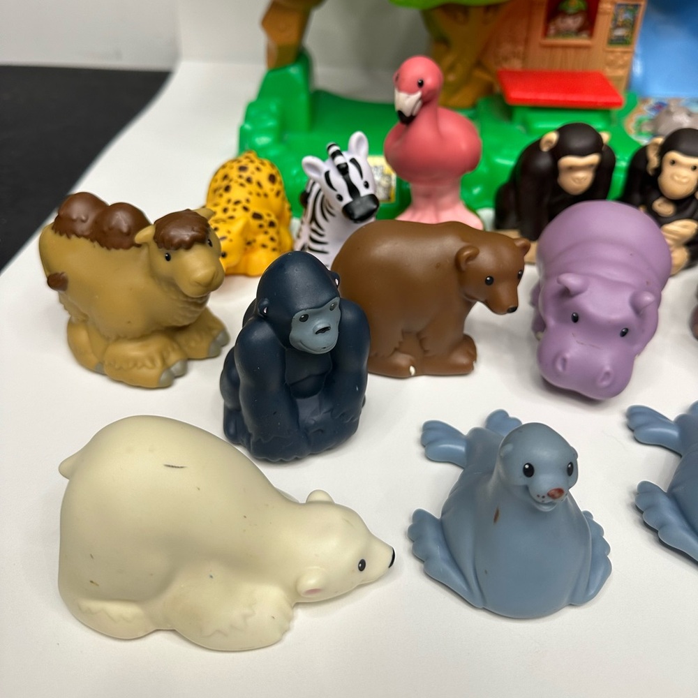 Little People Zoo Talkers play set with 23 animals - Picture 3 of 9